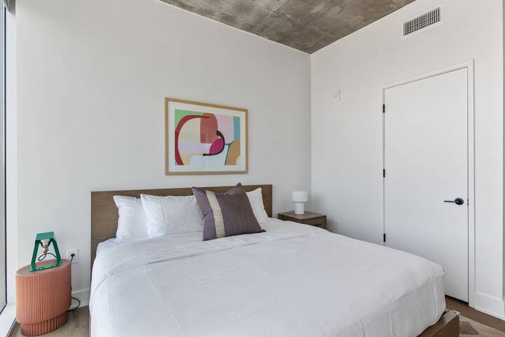 Room 25 of 860