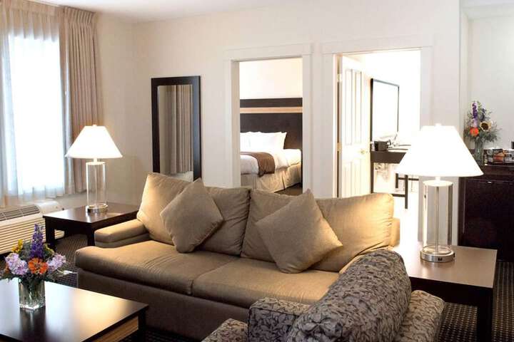 1 King Bed Suite (1 of 4)