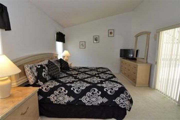 Room 2 of 17