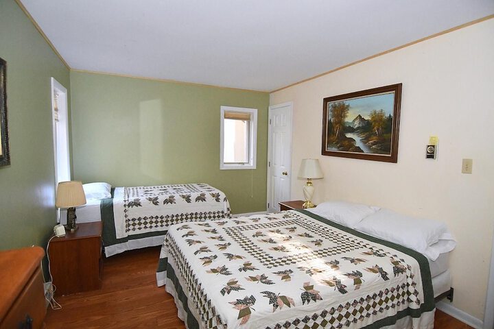 Room 8 of 38