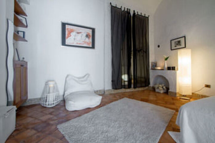 Room 10 of 26