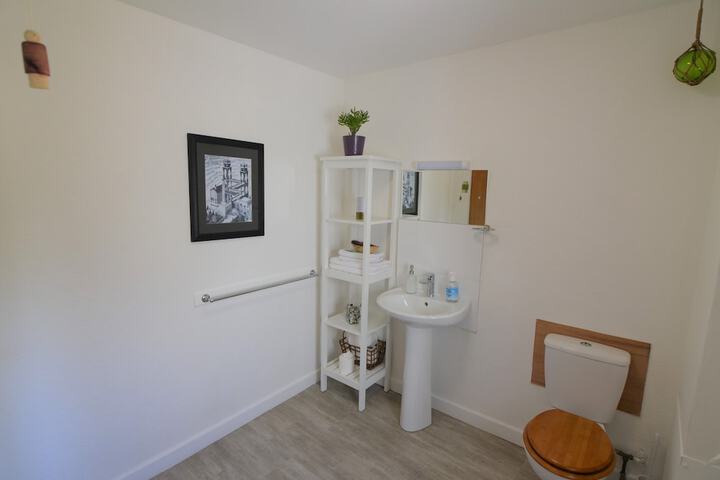 Room 12 of 38