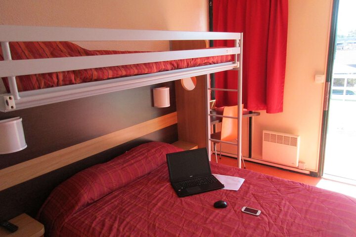 Room 27 of 43