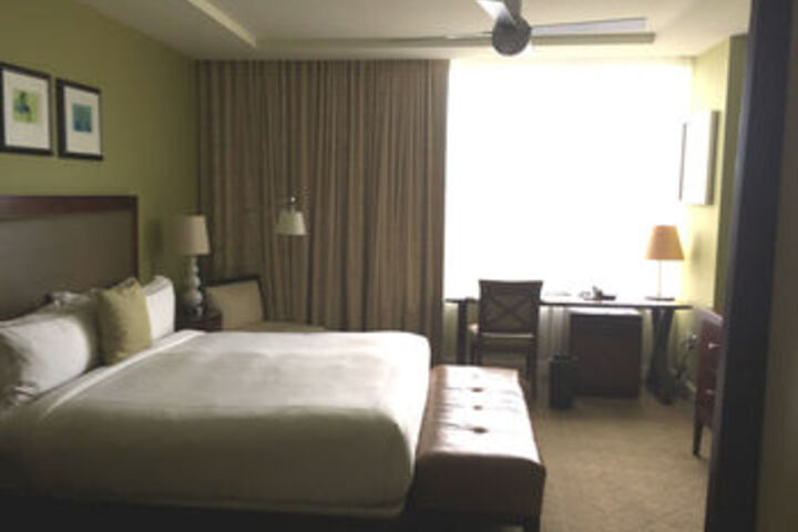 Room 33 of 86