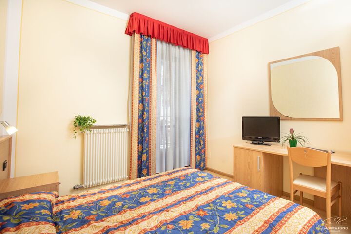 Room 21 of 66