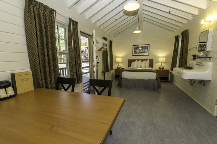 Room 11 of 25