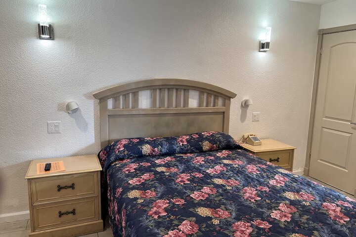 Room 9 of 21
