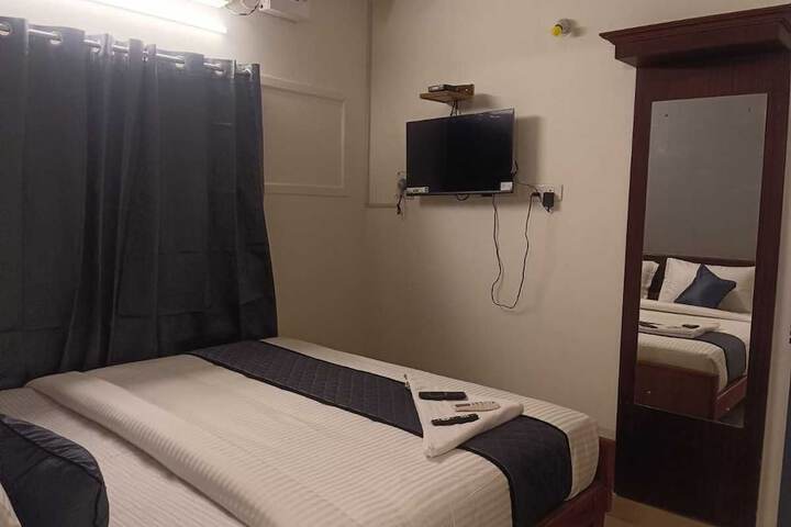 Room 5 of 17