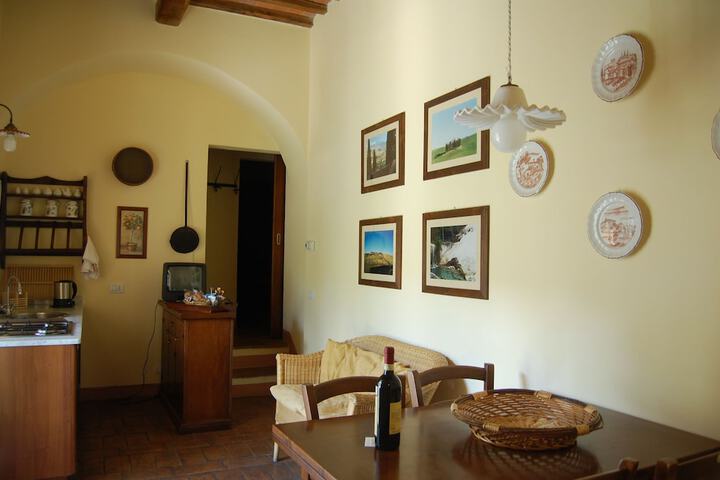 Room 13 of 32