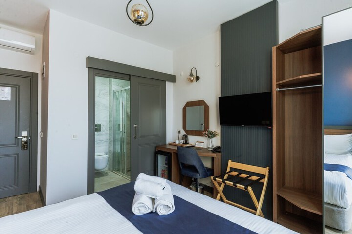 Room 16 of 62