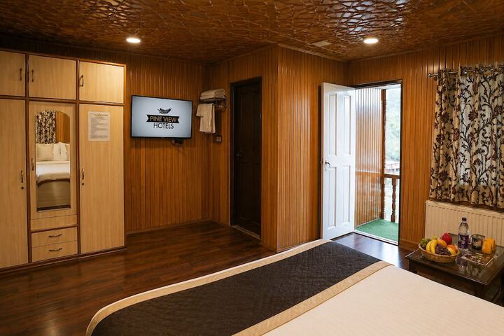 Room 28 of 80