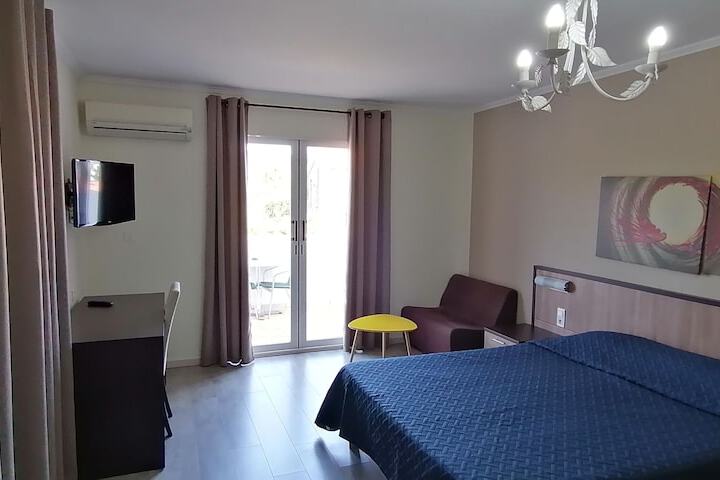 Room 5 of 50