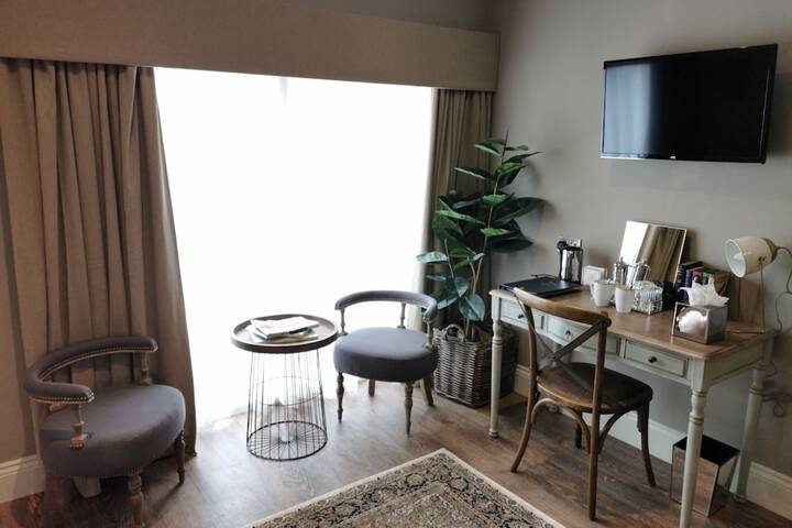 Room 7 of 33