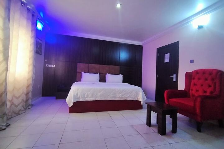 Room 12 of 34