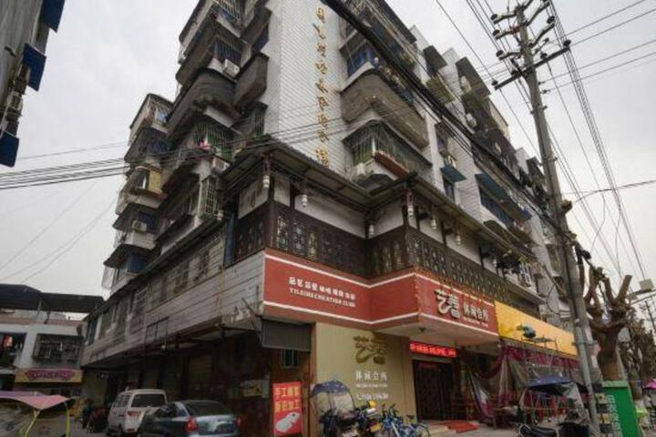 General 10 of 16