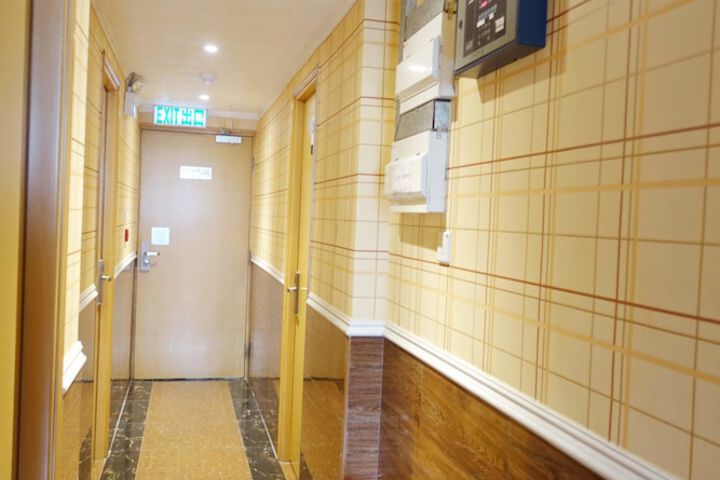 Ballroom/Hall 31 of 34