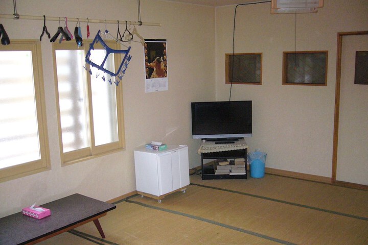 Room 4 of 38