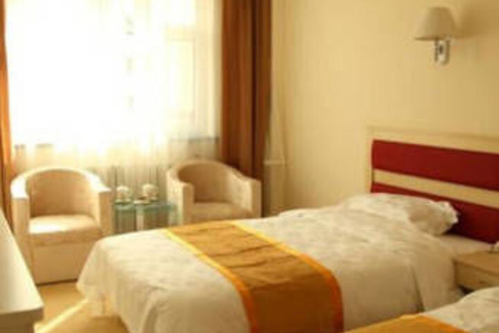 Room 9 of 39