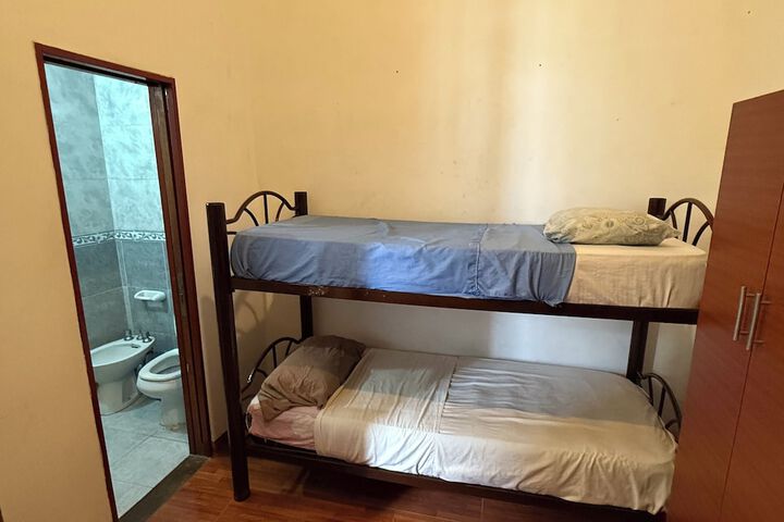 Room 13 of 33