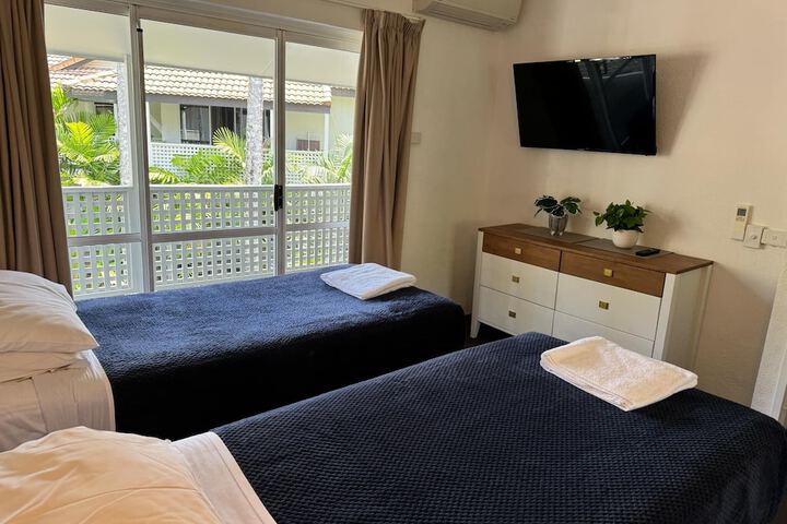Room 16 of 76