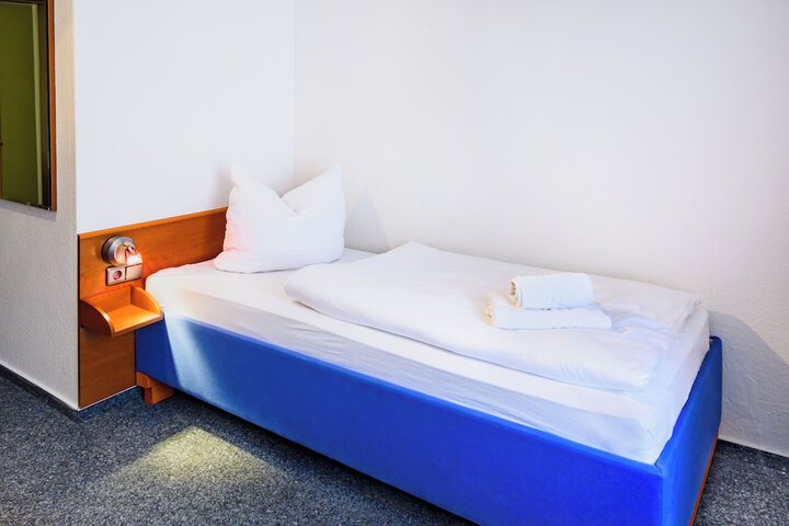 Room 6 of 26