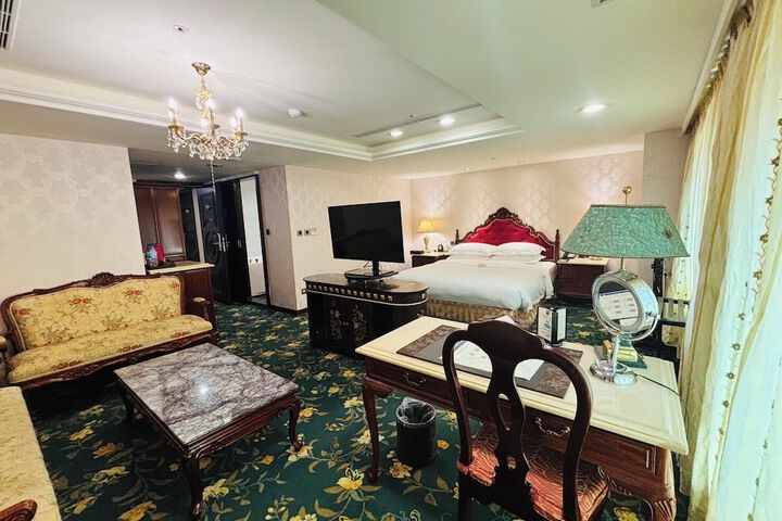 Room 98 of 216