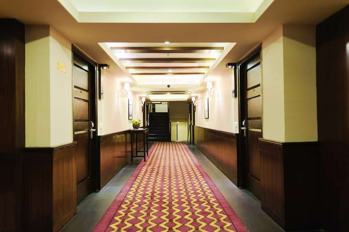 Ballroom/Hall 68 of 85