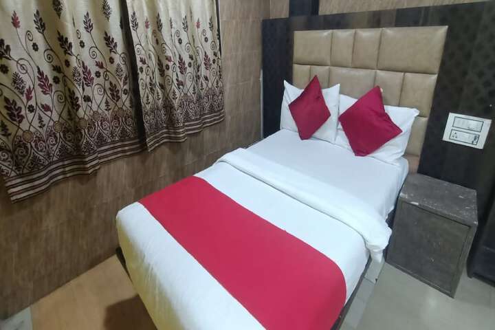 Room 14 of 25