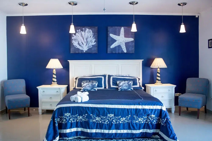 Room 3 of 18