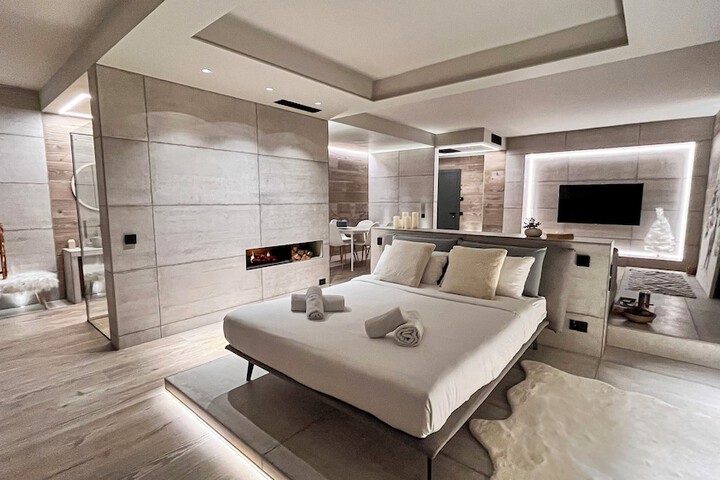Room 5 of 64