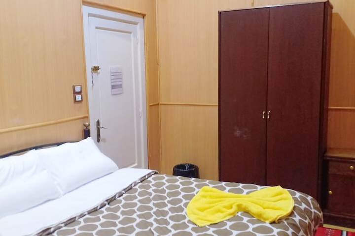 Room 10 of 38