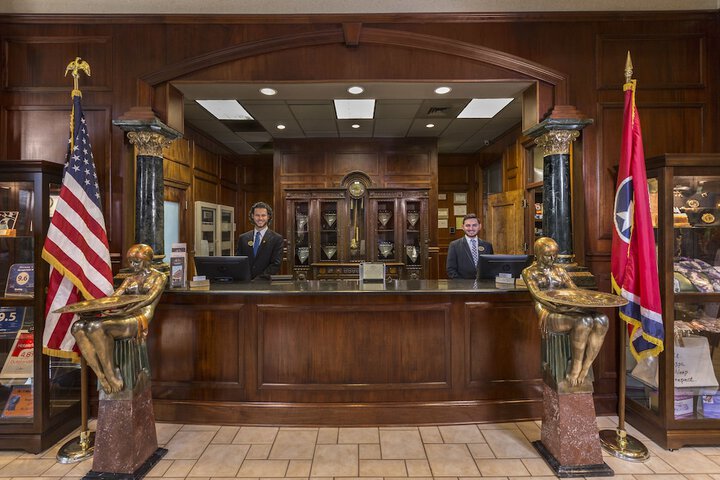 Check-in/check-out kiosk