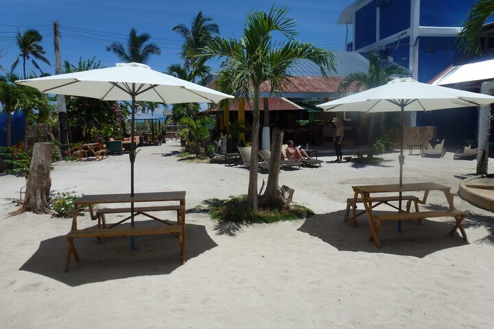 Hotel Exterior 40 of 47