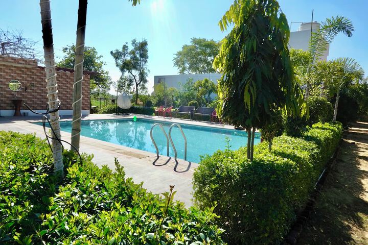 Pool 8 of 16