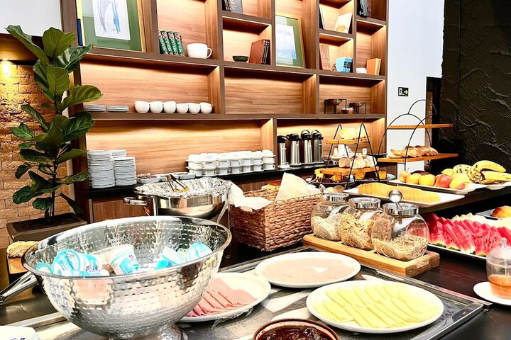 Breakfast/Coffee Service 72 of 81