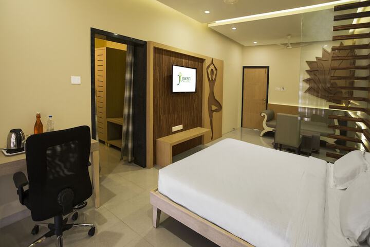 Room 14 of 32