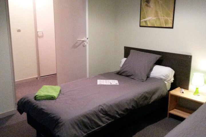 Room 5 of 62