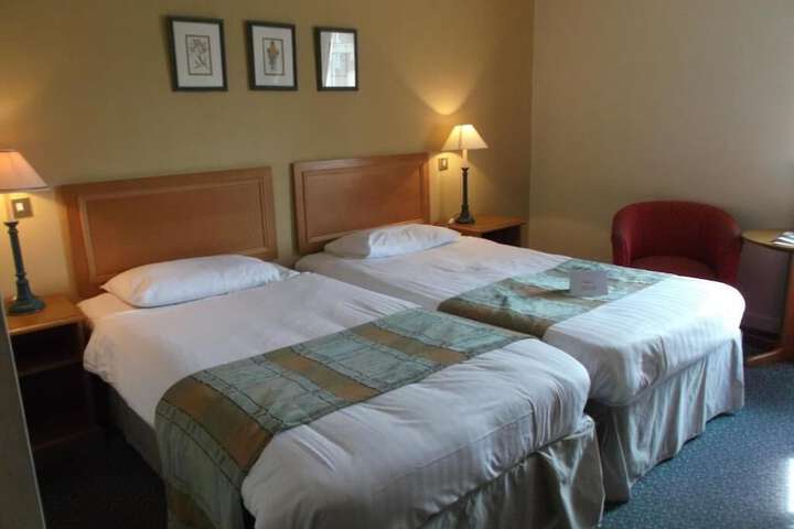 Room 5 of 16