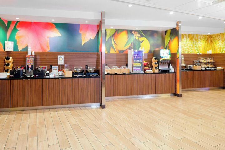 Breakfast/Coffee Service 16 of 18