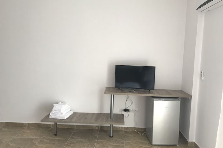 Room 16 of 25