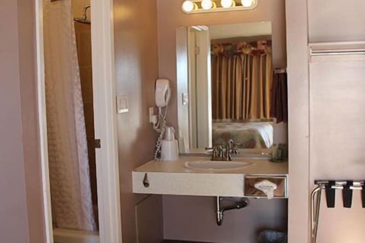 Room 8 of 20