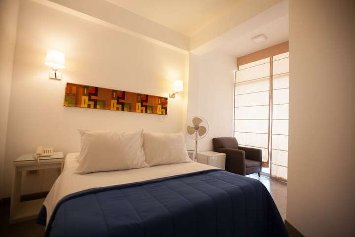 Room 6 of 38