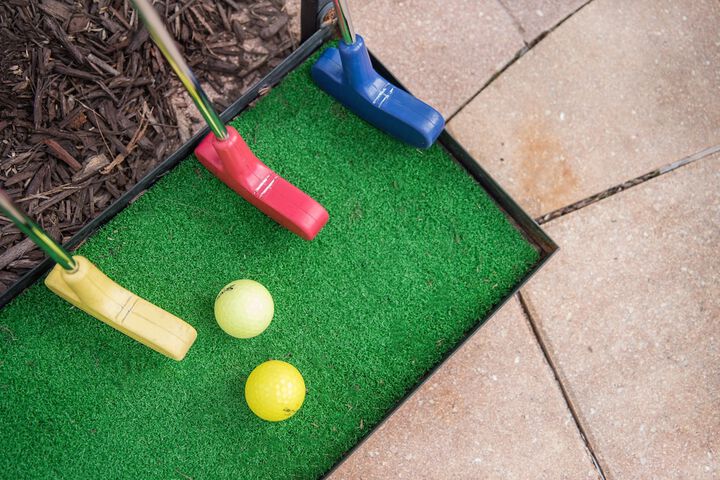 Mini-golf