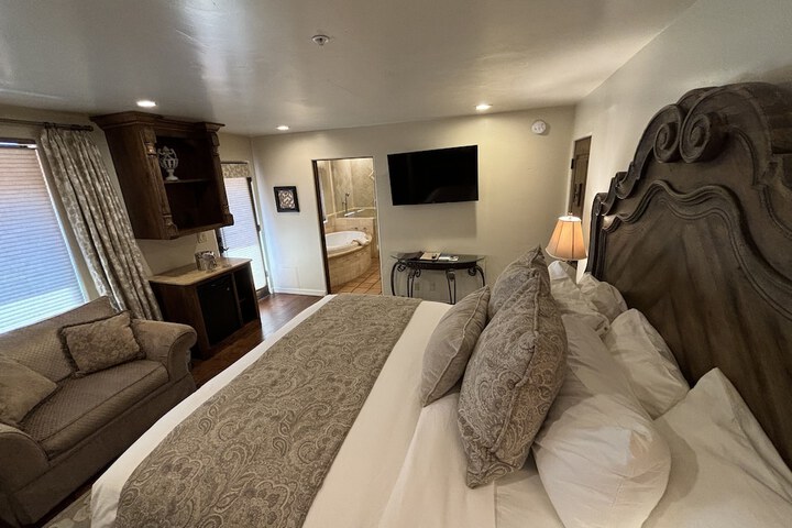 Room 46 of 285