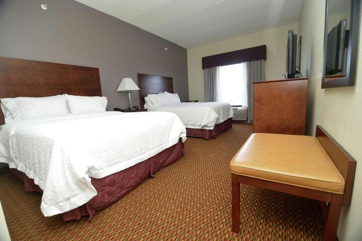 2 Queen Beds (4 of 14)