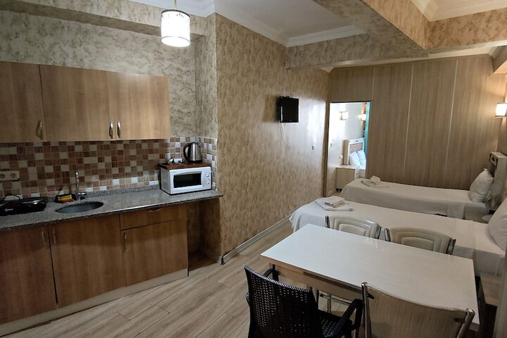 Room 43 of 104