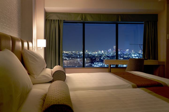 Room 6 of 97