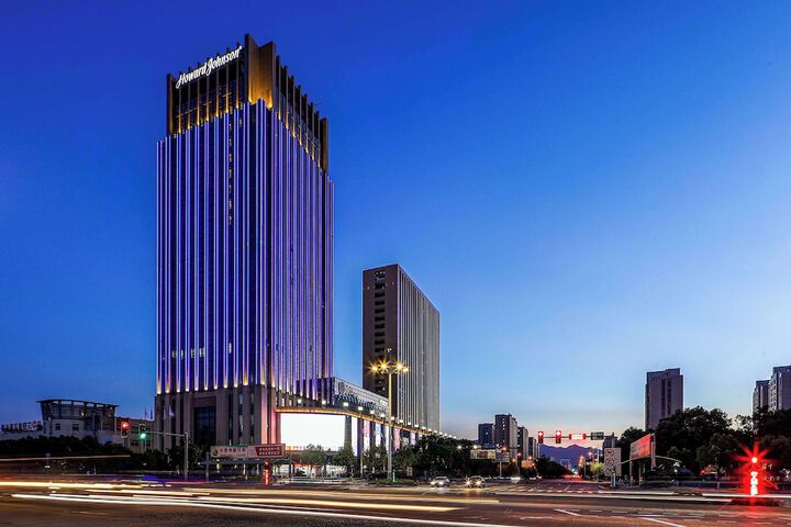 Image of Howard Johnson by Wyndham Longxiang Hotel Ningbo