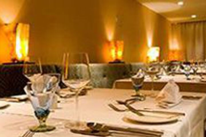 Dining 36 of 40