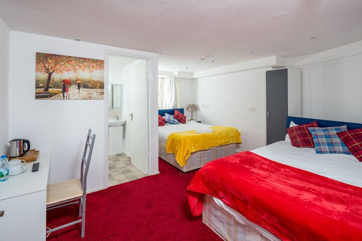 Room 16 of 38